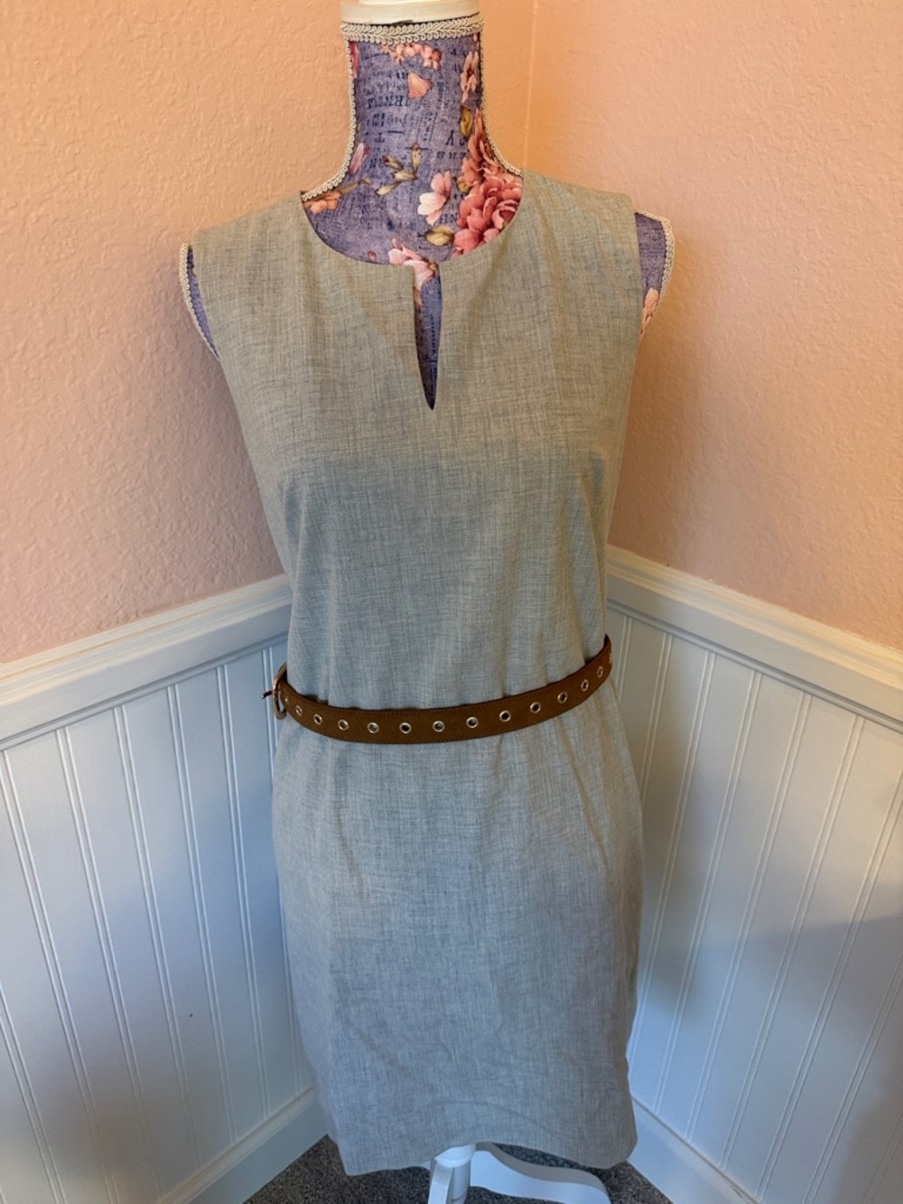 Ann Taylor Sleeveless Neutral Linen-Blend Shift Dress with Notch Neck